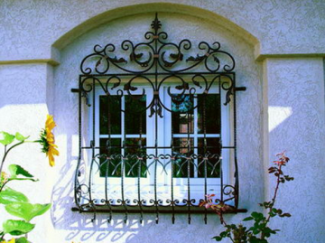 Кованые заборы, ворота, калитки, ограждения, решетки, скамейки - решетка оконная