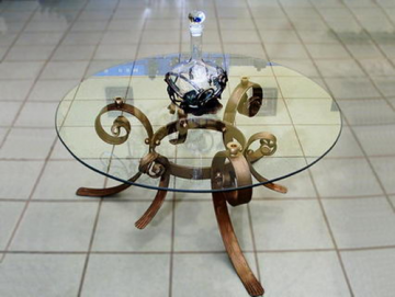 КОВАНЫЕ ИЗДЕЛИЯ ОТ ЗАБОРА ДО СТУЛА - столик