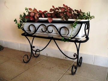 Кованые изделия для декора интерьера - цветник